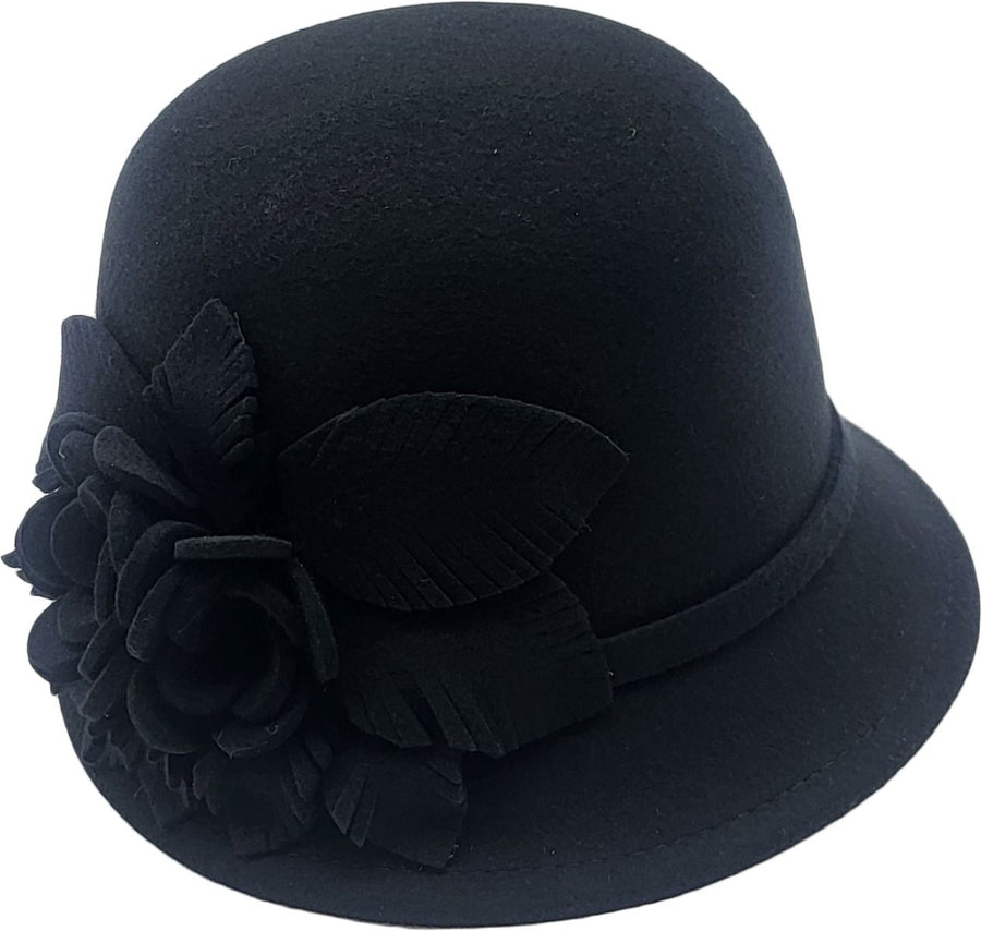 Clochehat i uldfilt i sort - set fra siden