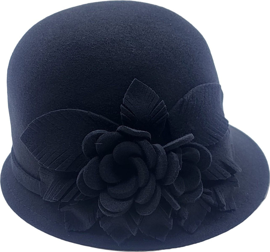 Clochehat i uldfilt - set forfra