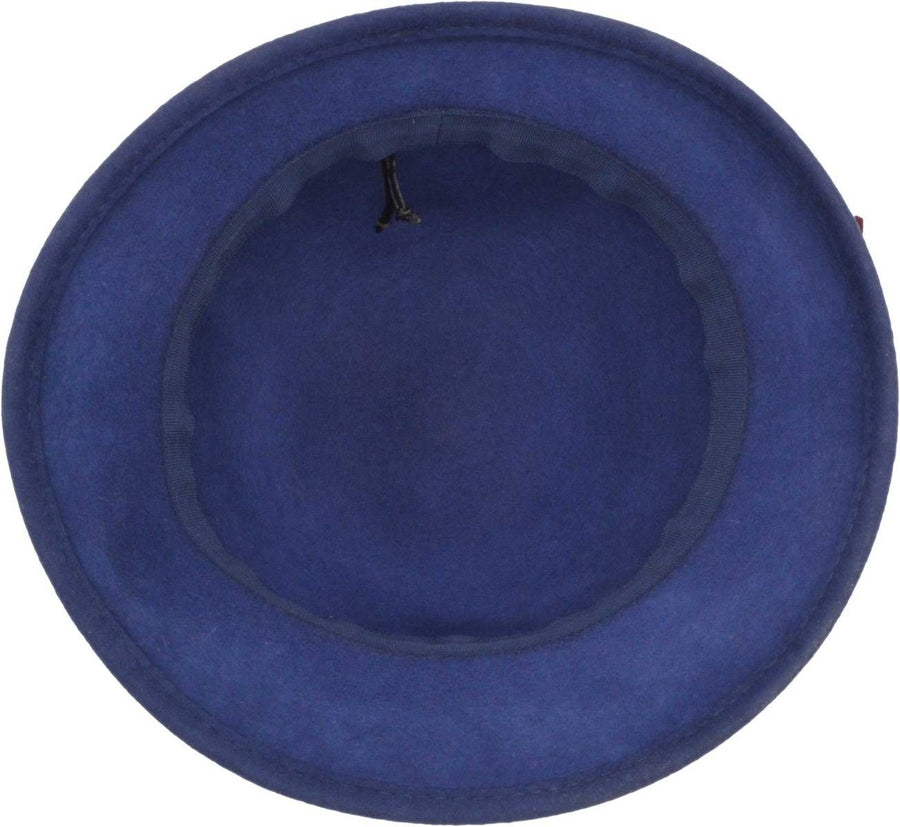 Clochehat i uldfilt i marineblå - set fra siden