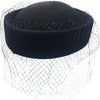 Pillbox Hat i Uld – Dianna i sort – damehat set fra siden