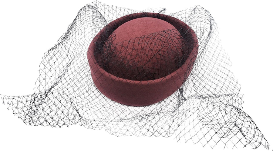 Pillbox Hat i Uld – Dianna – damehat set fra siden