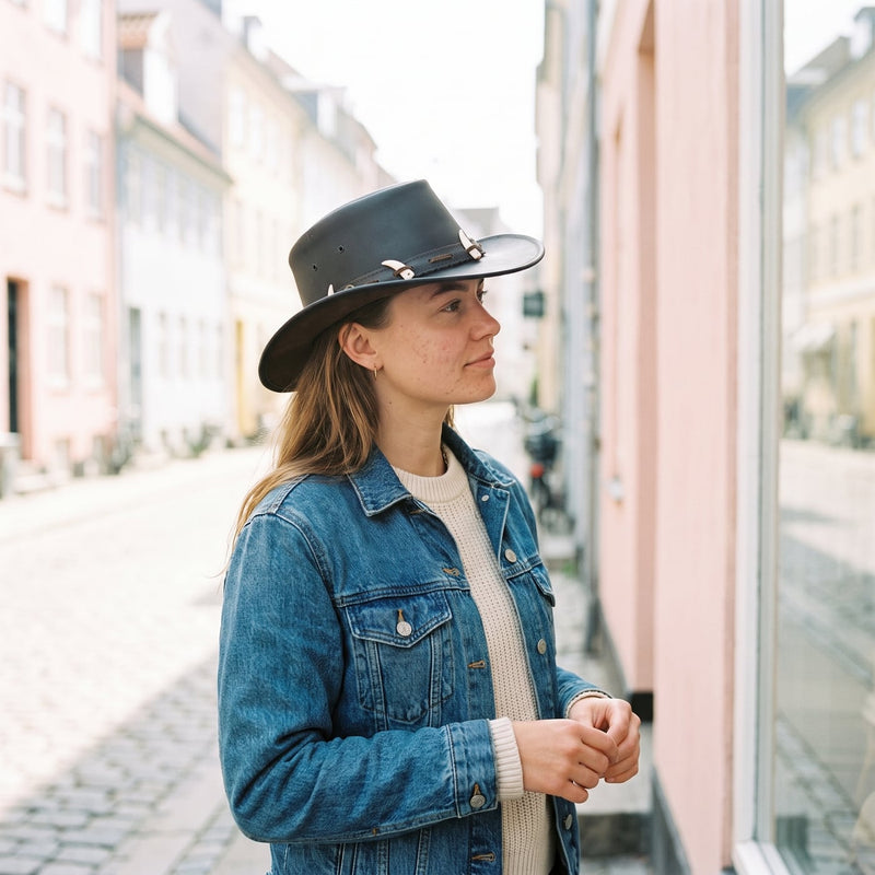 Cowboyhat – Beau livsstil – kvinde i byen