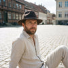 Fedora hat – Classica livsstil – mand på torvet